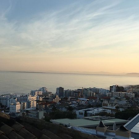 Villa Del Mar - "Luxurious En-Suite Bedroom With Lounge And Stunning Sea View Balcony In Bantry Bay" Cape Town Dış mekan fotoğraf