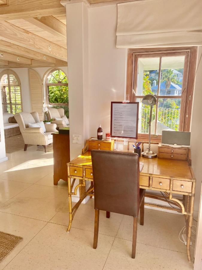 Villa Del Mar - "Luxurious En-Suite Bedroom With Lounge And Stunning Sea View Balcony In Bantry Bay" Cape Town Dış mekan fotoğraf