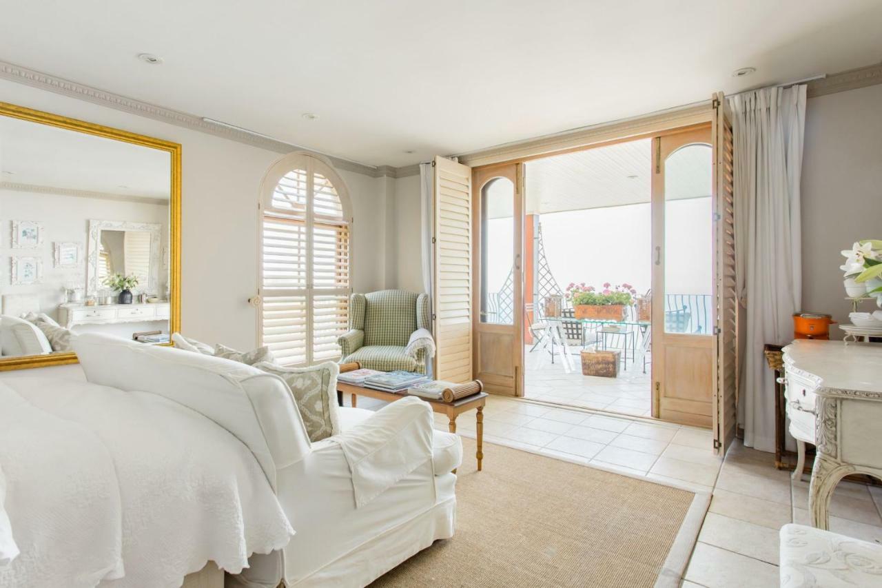 Villa Del Mar - "Luxurious En-Suite Bedroom With Lounge And Stunning Sea View Balcony In Bantry Bay" Cape Town Dış mekan fotoğraf